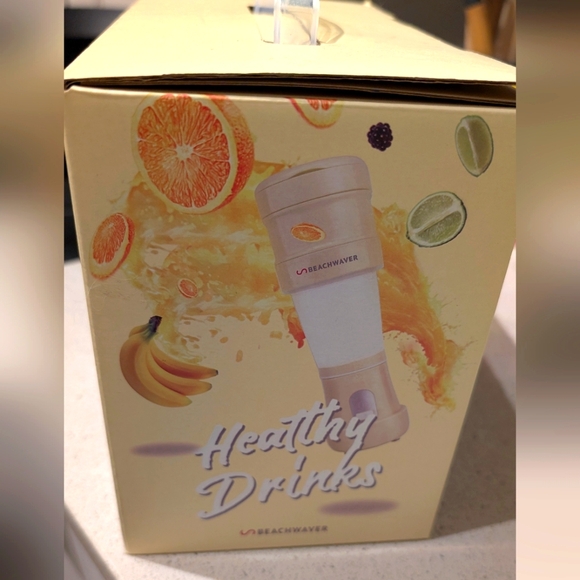 Beachwaver Foldable Portable Blender - Picture 3 of 6